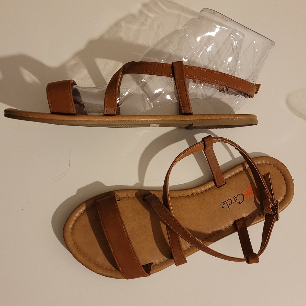 Red Circle sandle
